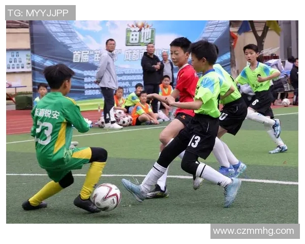 足球明星街头风采尽显瞬间捕捉让你感受他们的魅力与激情